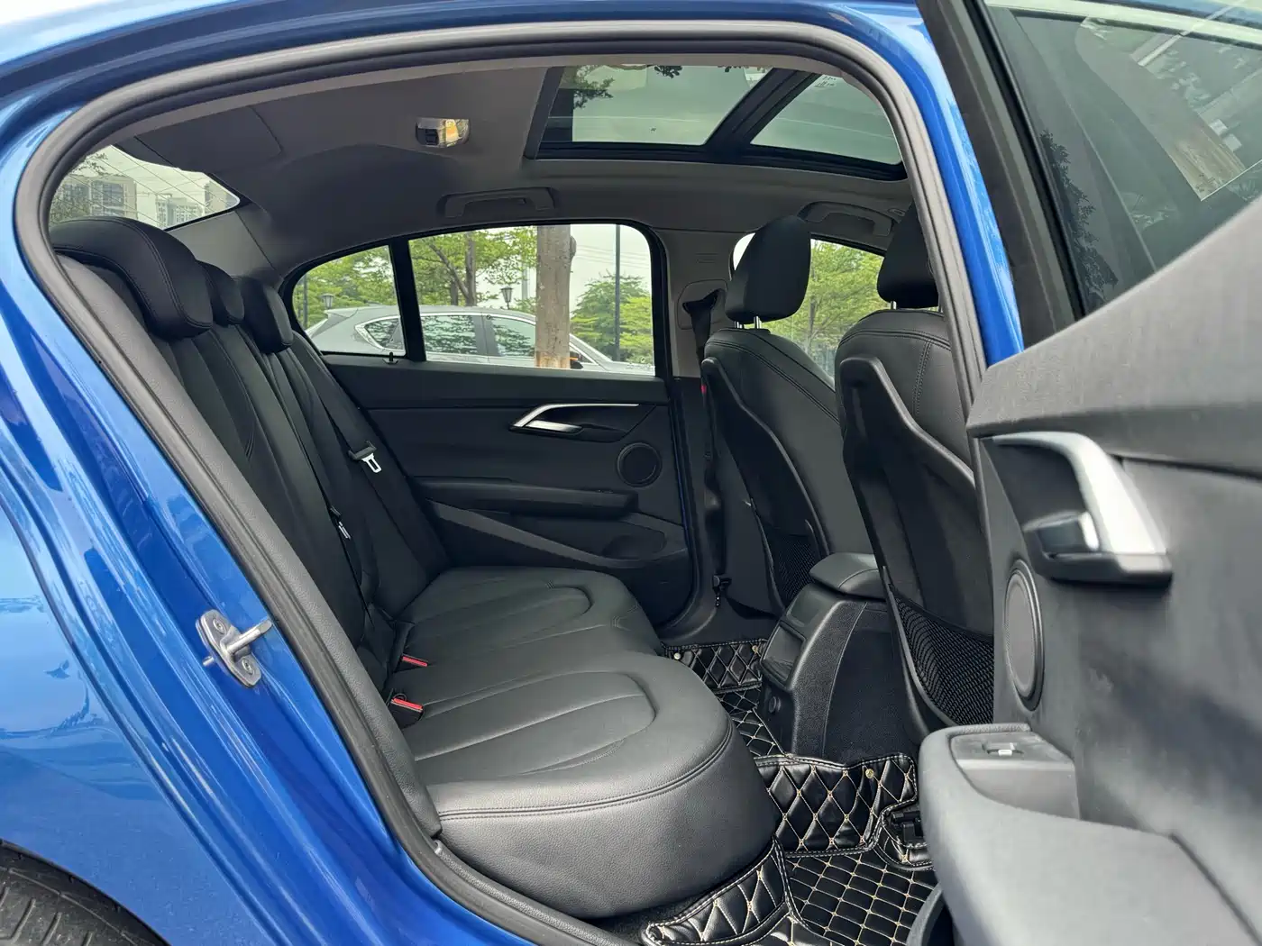 BMW 1 Series 2017 118i Sport фото 16