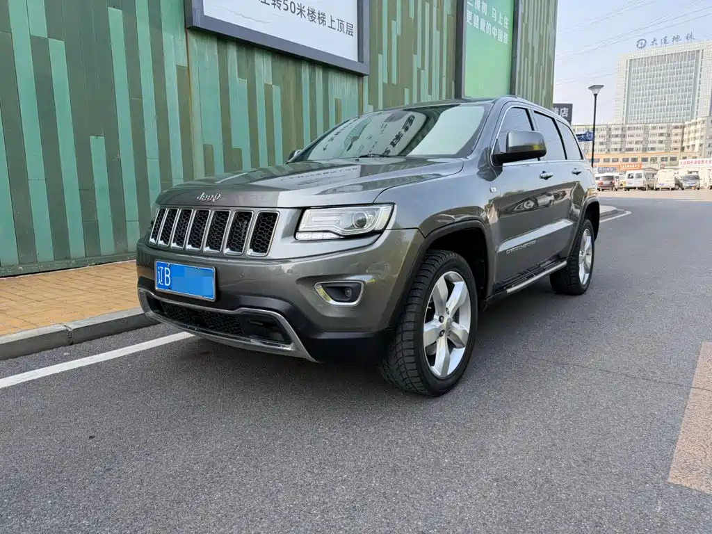 Photo 1 - Jeep Grand Cherokee (Import)