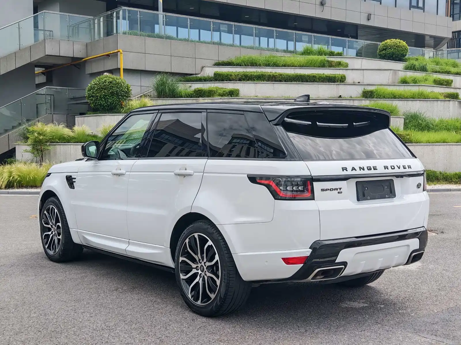 Фото 5 - Land Rover Range Rover Sport