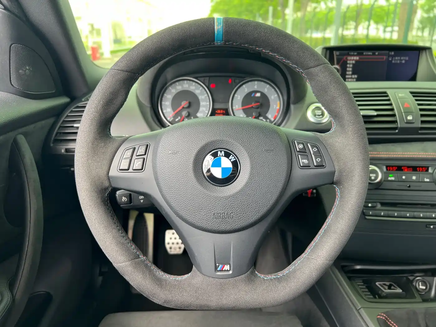 BMW 1 Series M 2011 1M Coupe фото 16