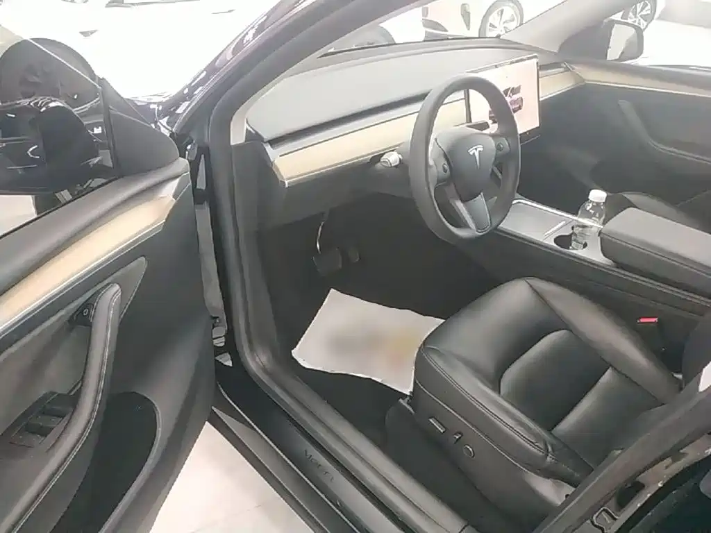 Фото 16 - Tesla Model Y