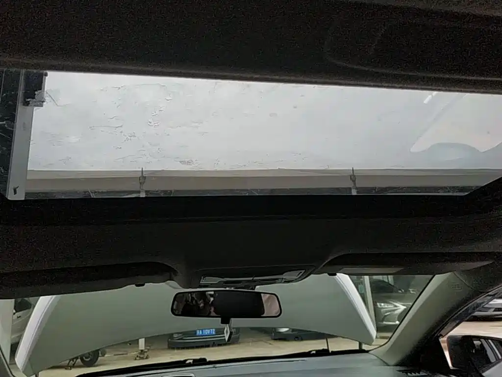 Toyota Corolla 2017 Facelift Hybrid 1.8L E-CVT Elite Edition фото 14