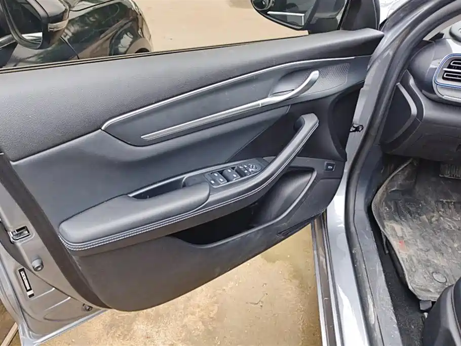 BYD Destroyer 05 2024 Glory Edition DM-i 55KM Luxury фото 7