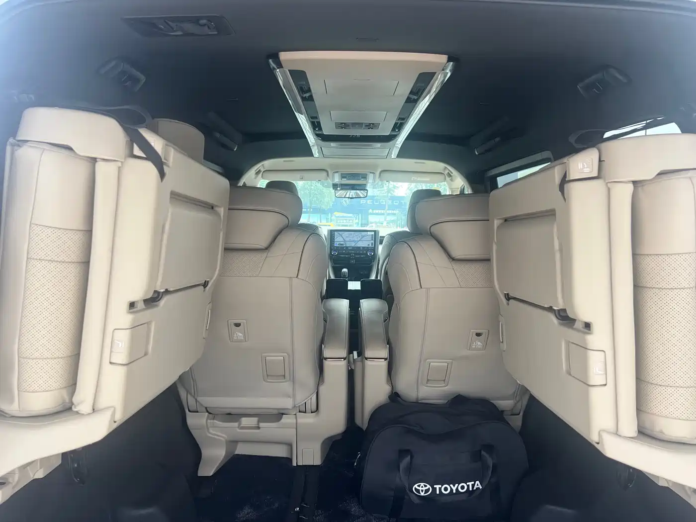 Toyota Alphard 2024 Hybrid 2.5L Ultimate Enjoyment Edition фото 16