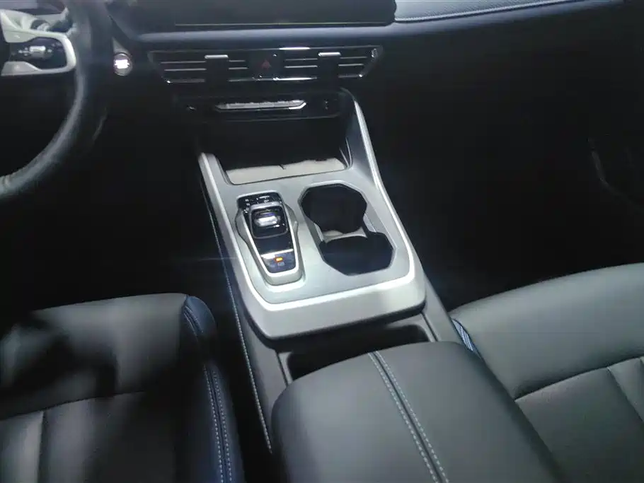 GAC Trumpchi Trumpchi GS3 2023 Shadow Speed 270T Power Enjoyment Edition фото 16