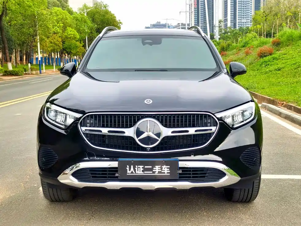 MERCEDES-BENZ GLC