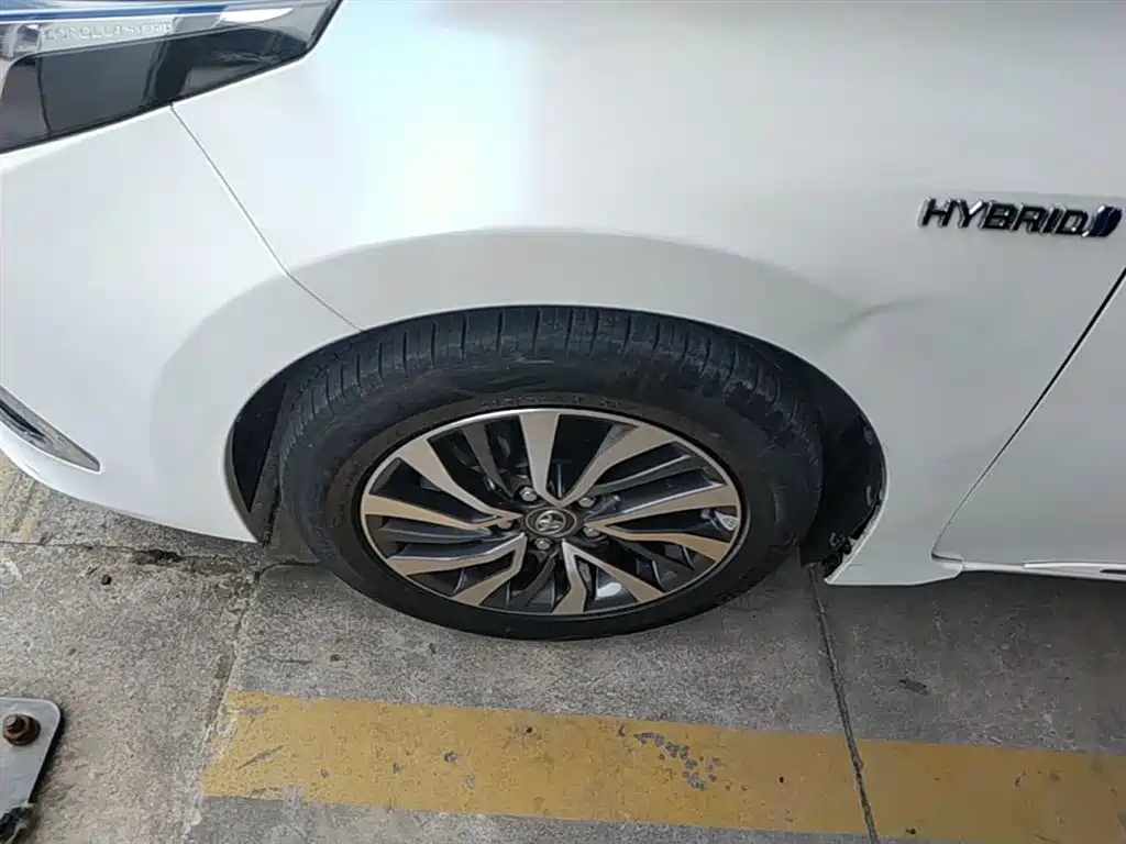 Toyota Corolla 2017 Facelift Hybrid 1.8L E-CVT Elite Edition фото 25