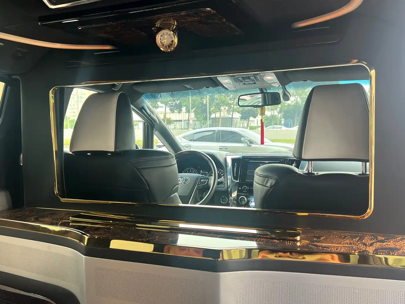 Toyota Alphard 2018 Facelift 3.5L Premium Edition фото 12