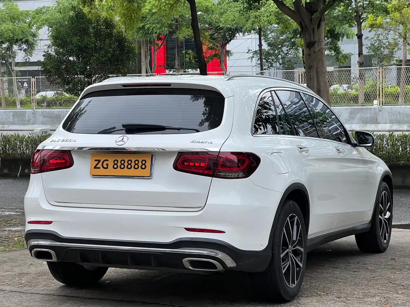 Mercedes-Benz GLC 2021 GLC 260 L 4MATIC Luxury фото 4