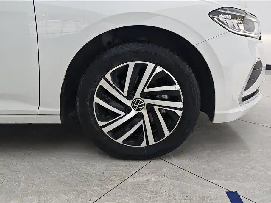 Volkswagen Lavida 2023 1.5L Auto Five Million Edition фото 6