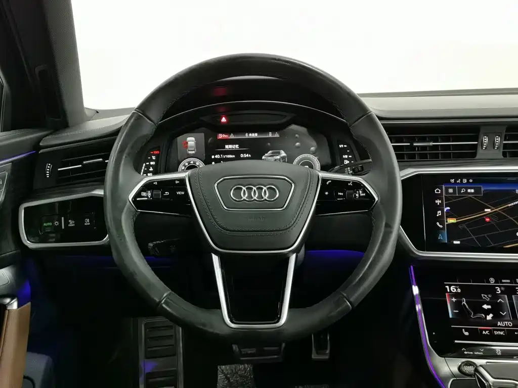 Фото 11 - Audi A6L