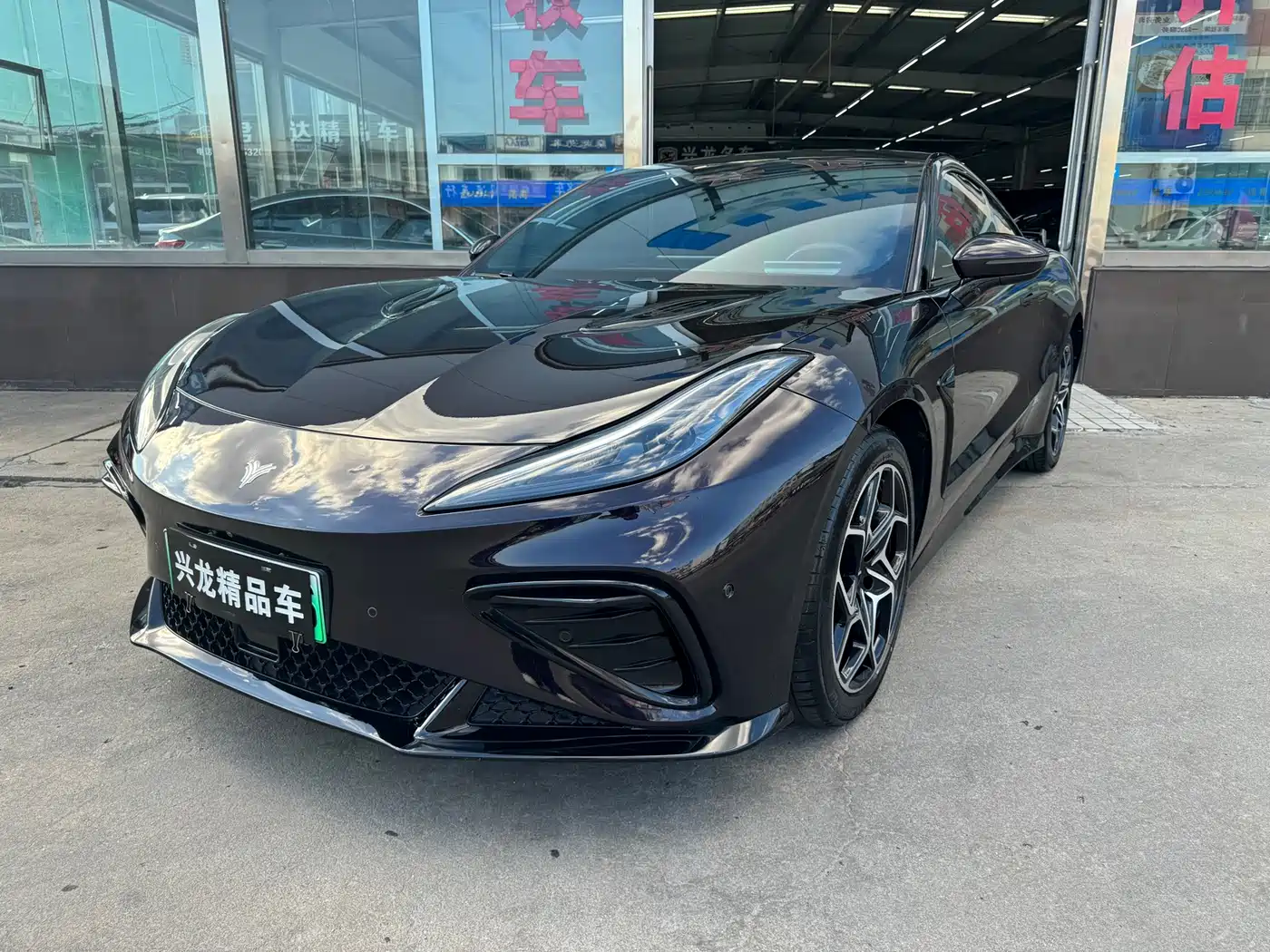 Фото 1 - Nezha Auto Nezha GT