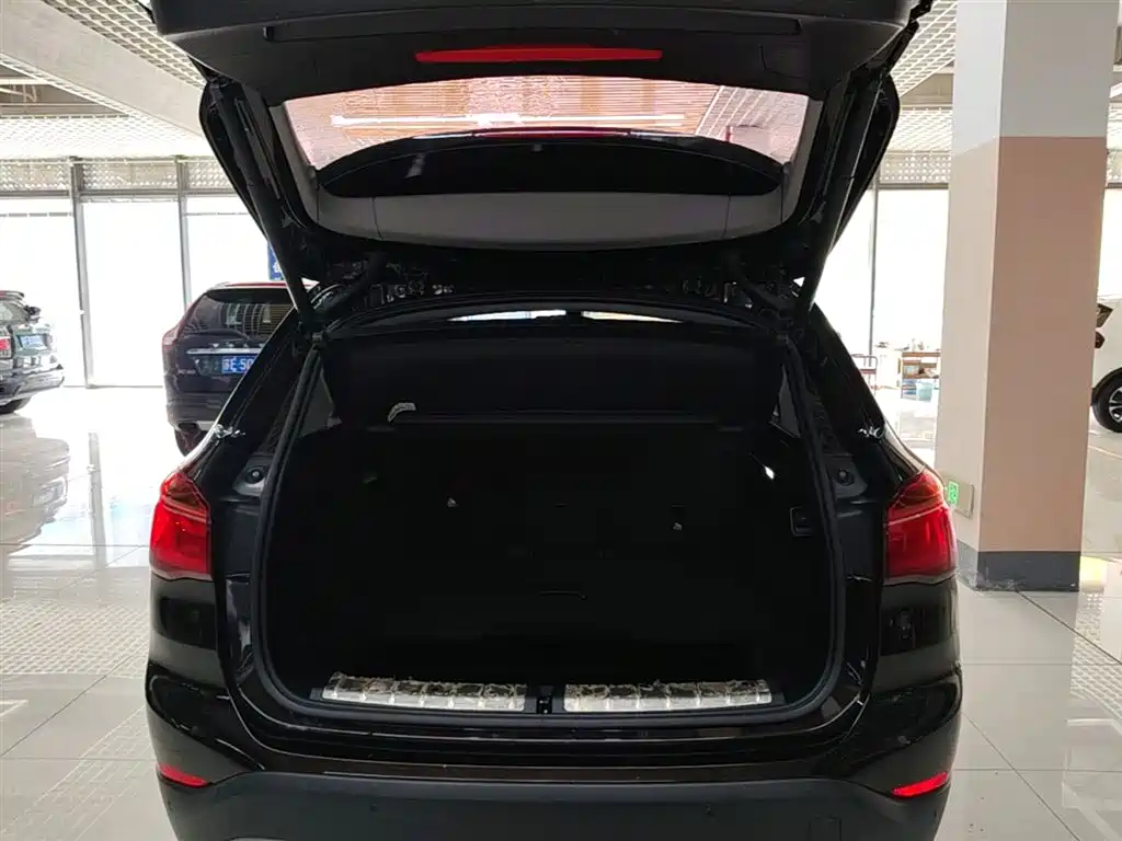 BMW X1 2016 sDrive18Li Premium Model фото 19