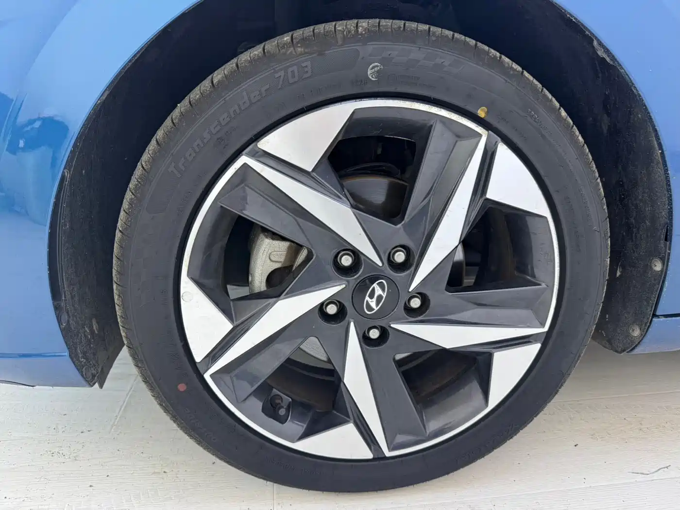 Hyundai Elantra 2021 1.5L CVT LUX Premium Edition фото 21