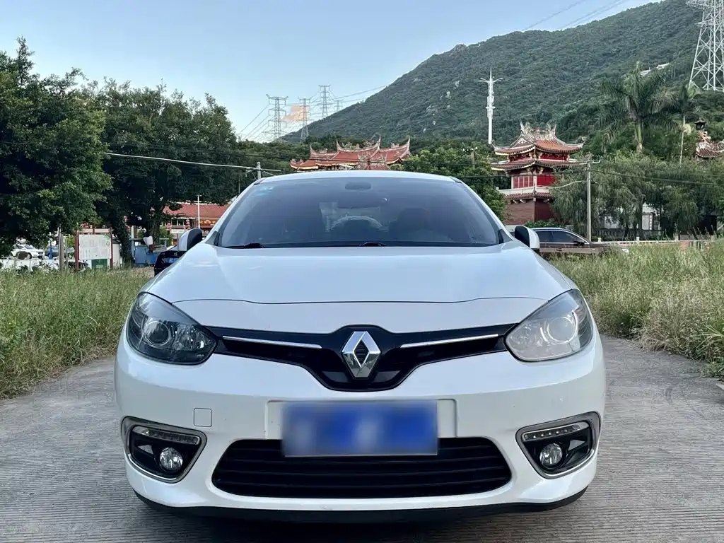 Renault Fluence 2015 2015 2.0L Standard Edition