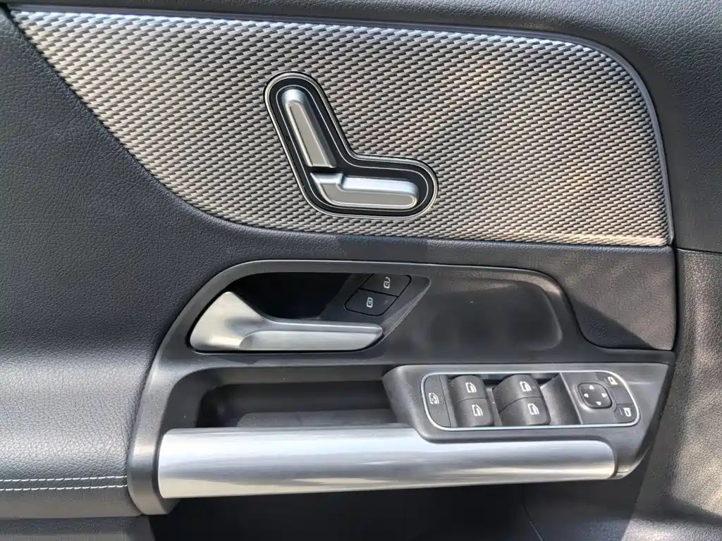 Mercedes-Benz GLA 2023 2023 GLA 200