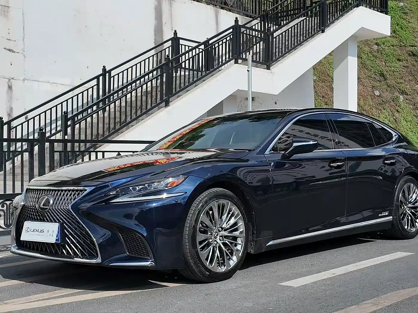 Lexus LS 2018 — пригон из Китая