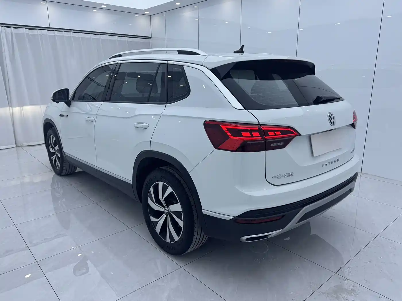 Volkswagen Tayron 2022 280TSI 2WD Luxury Smart Connect Edition фото 6