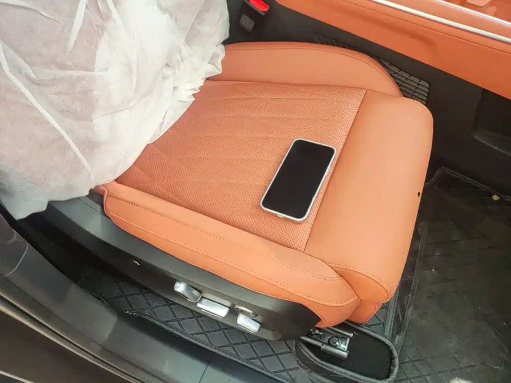 Nezha Auto Nezha L 2026 2024 Pure Electric 510 Flash Charge Red Edition