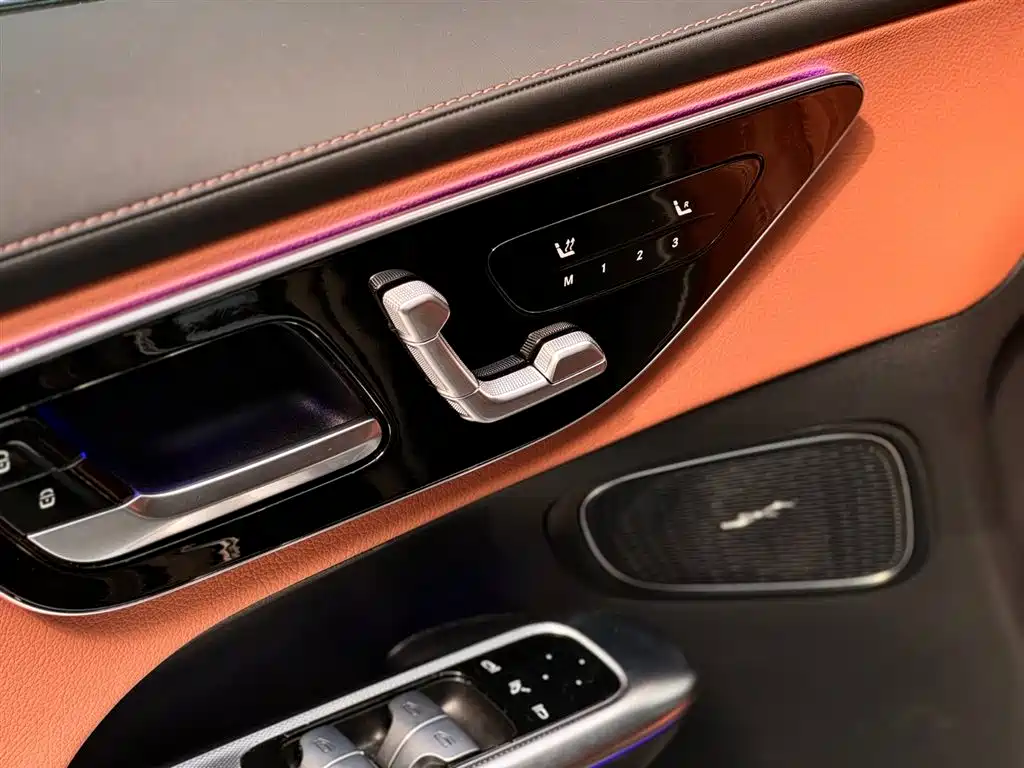 Mercedes-Benz GLC 2025 Model Year GLC 260 L 4MATIC Luxury фото 8