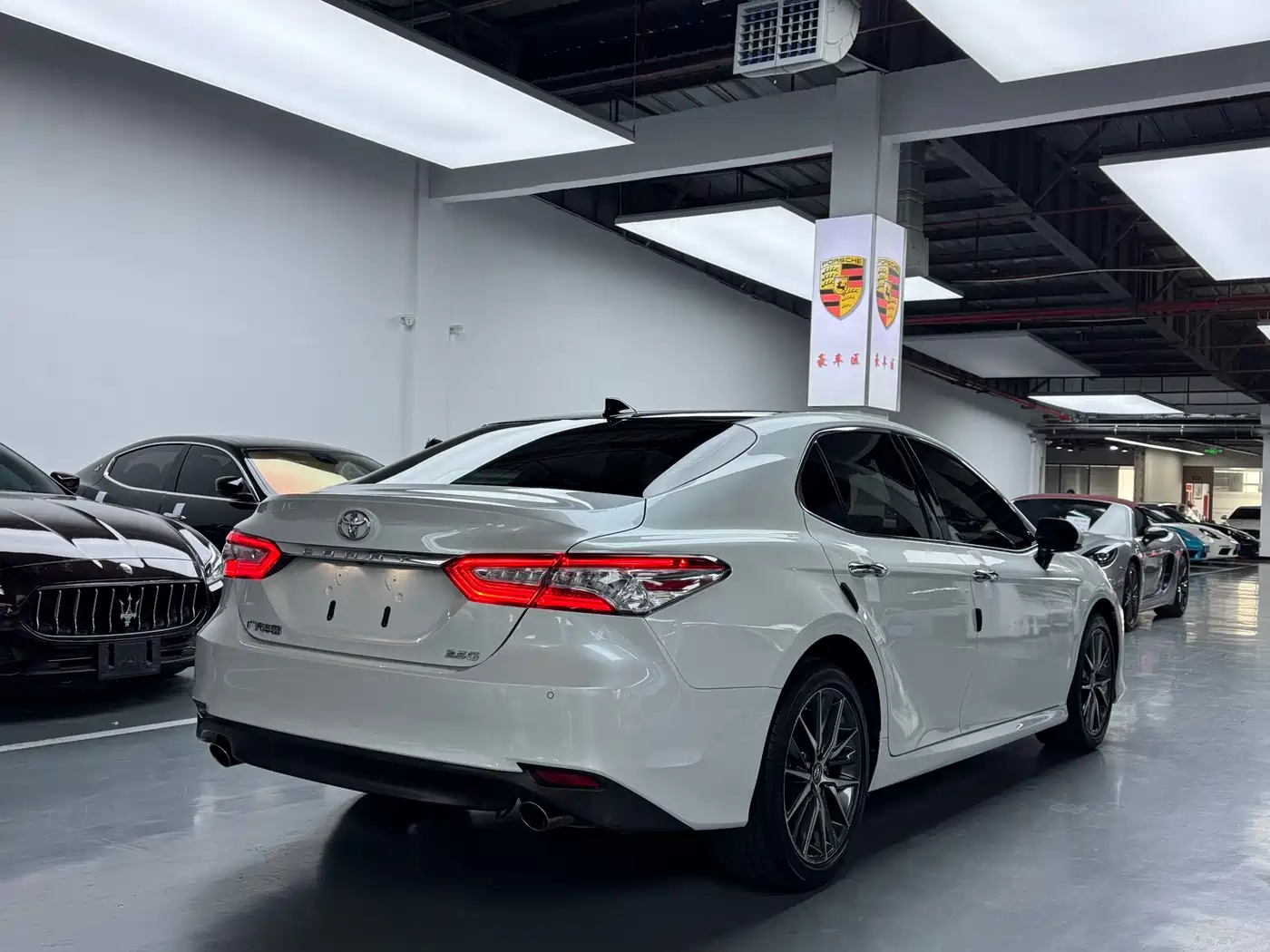 Toyota Camry 2021 2.5G Luxury Edition фото 19