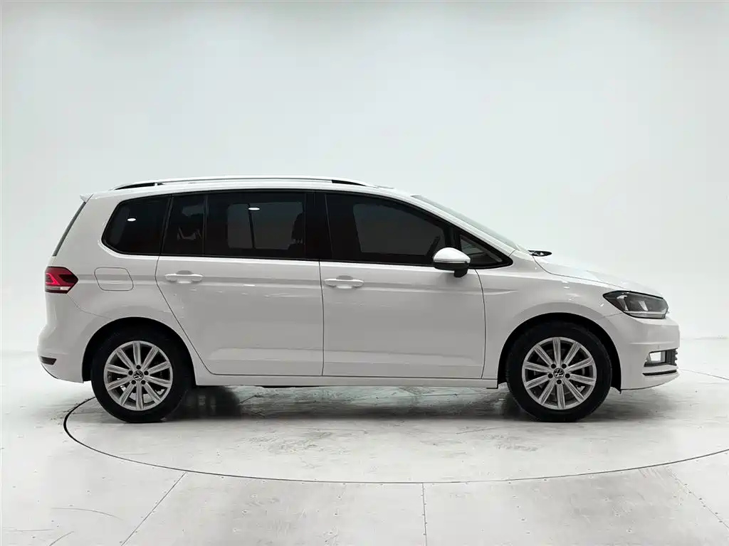 Volkswagen Touran 2021 Touran L 280TSI DSG Comfort Edition 7-seater фото 9