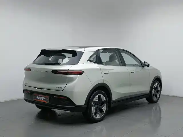 Besturn Yueyi 03 2025 565km Ultimate Edition — фото 2