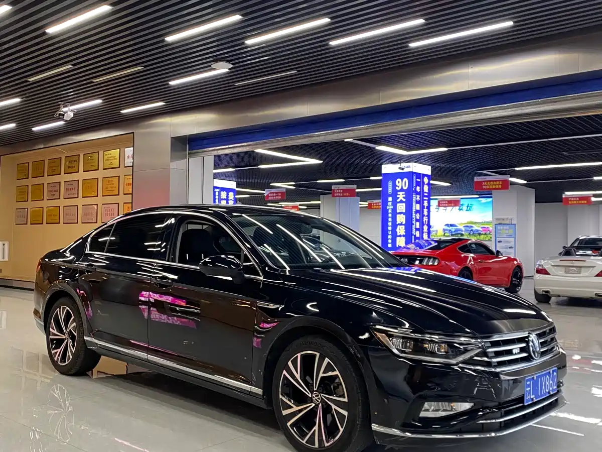 Volkswagen Magotan 2020 330TSI DSG Luxury фото 3