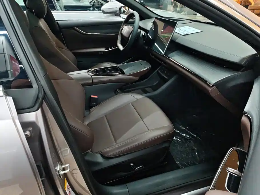 Changan Qiyuan A07 2026 2025 Blue Whale Extended Range 140 Elite