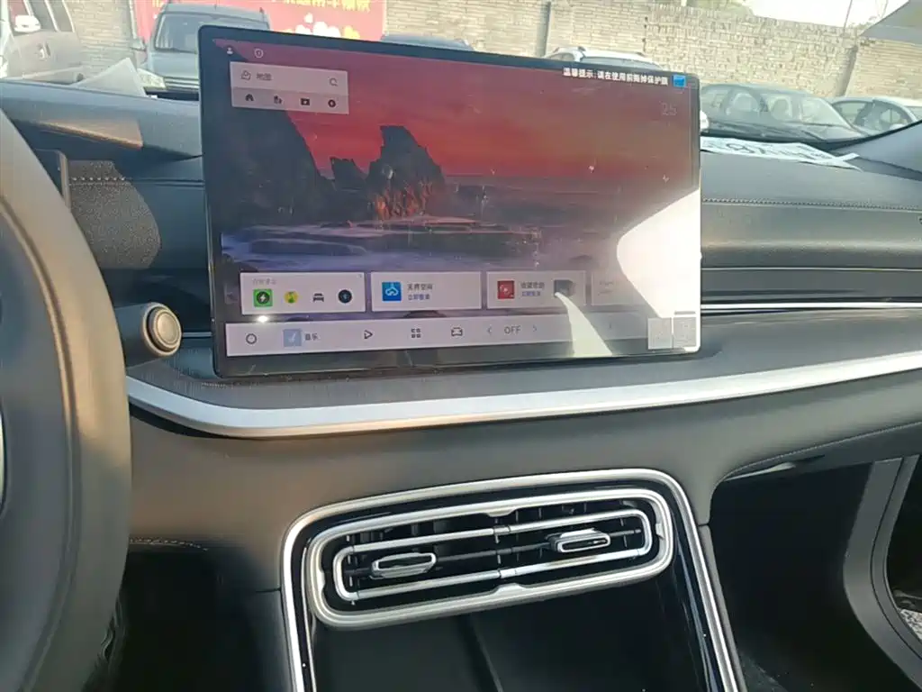 Geely Galaxy Galaxy Stellar 6 2025 60km Voyager Edition фото 13