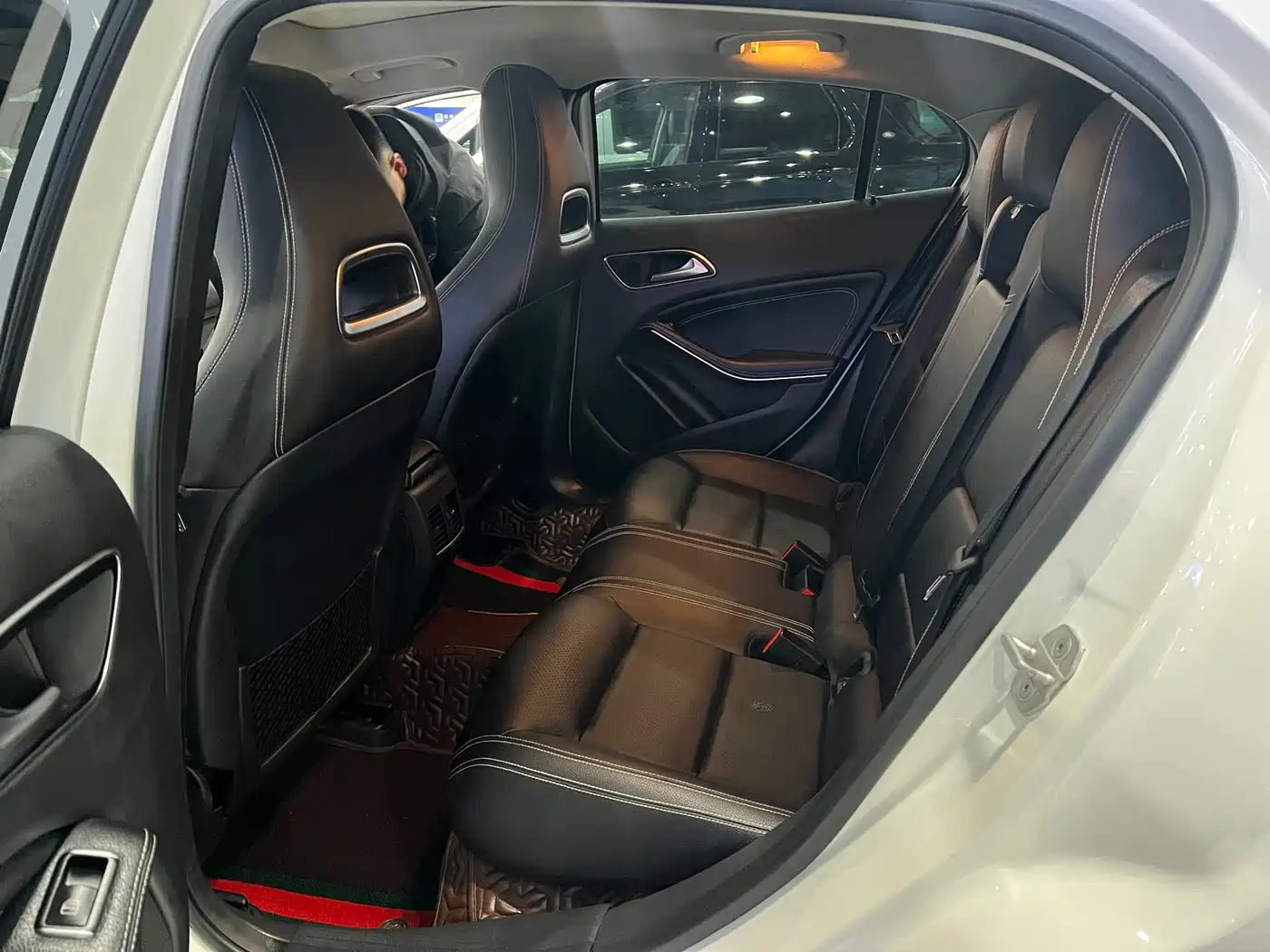 Mercedes-Benz GLA 2017 GLA 200 Dynamic фото 8