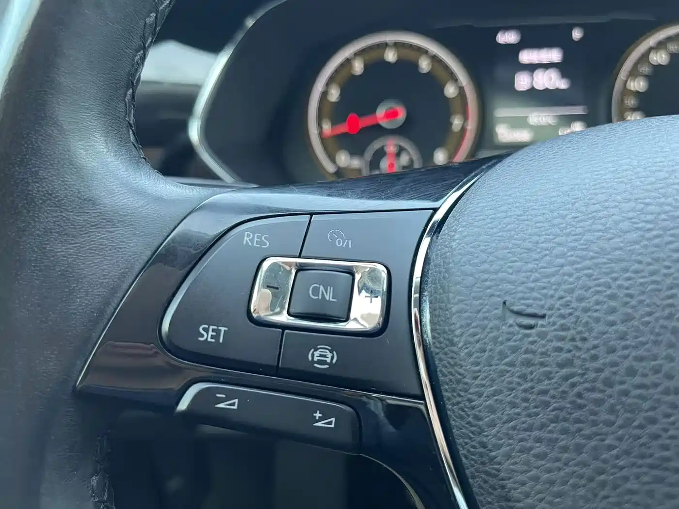 Фото 24 - Volkswagen Passat