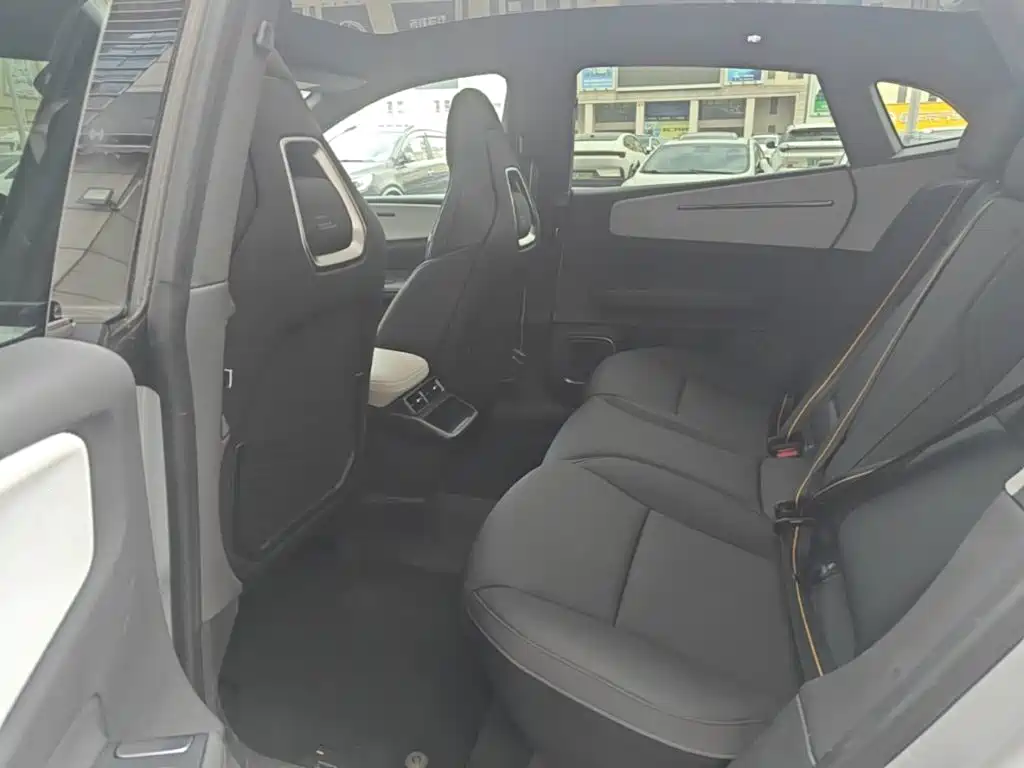 Photo 17 - Polestar 4