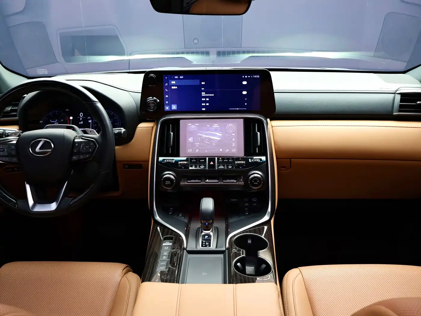 Lexus LX 2025 700h Boundary Edition фото 10
