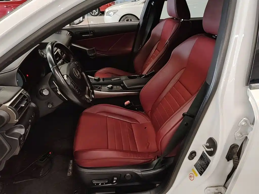 Lexus IS 2018 2017 300 F SPORT