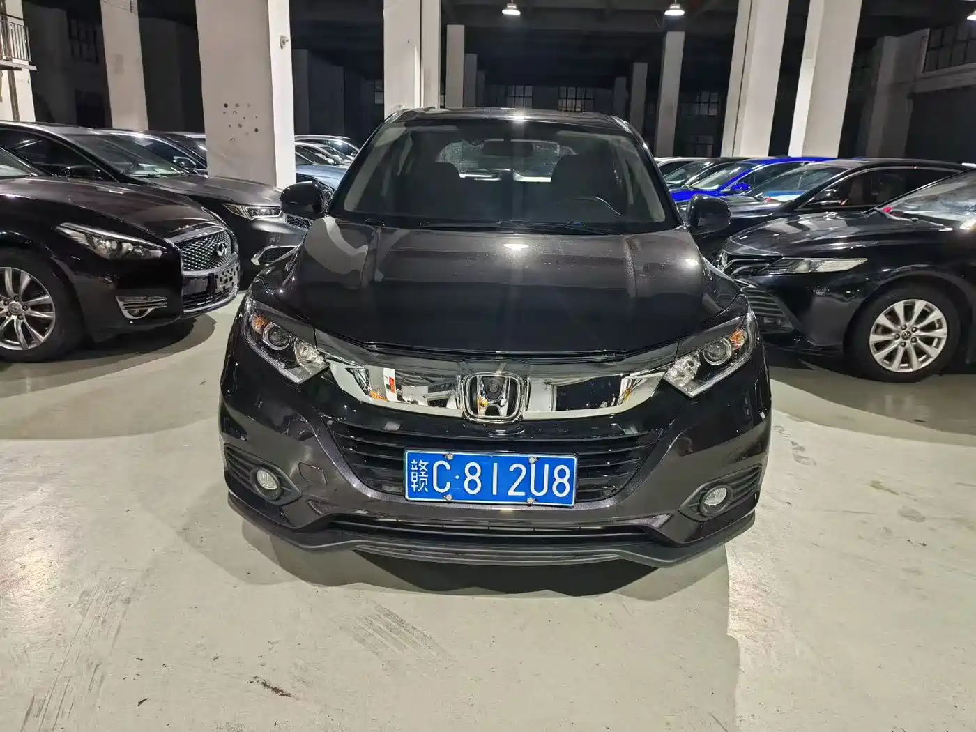 Фото 2 - Honda Vezel