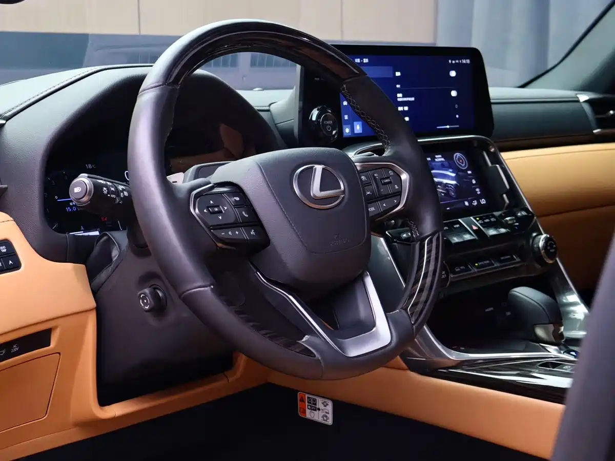 Lexus LX 2025 700h Boundary Edition фото 12