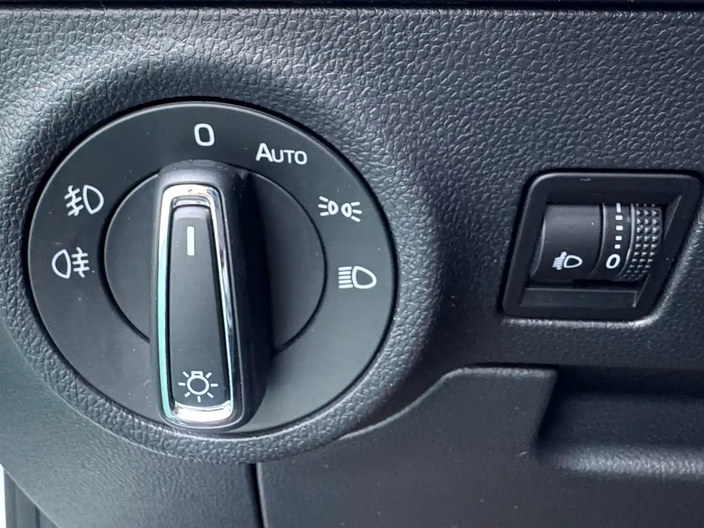 Škoda Karoq 2023 TSI280 Premium Edition фото 10