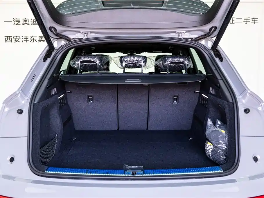 Audi Q5L 2025 Model Year Facelift 45th Anniversary Edition 45 TFSI Luxury Dynamic фото 9