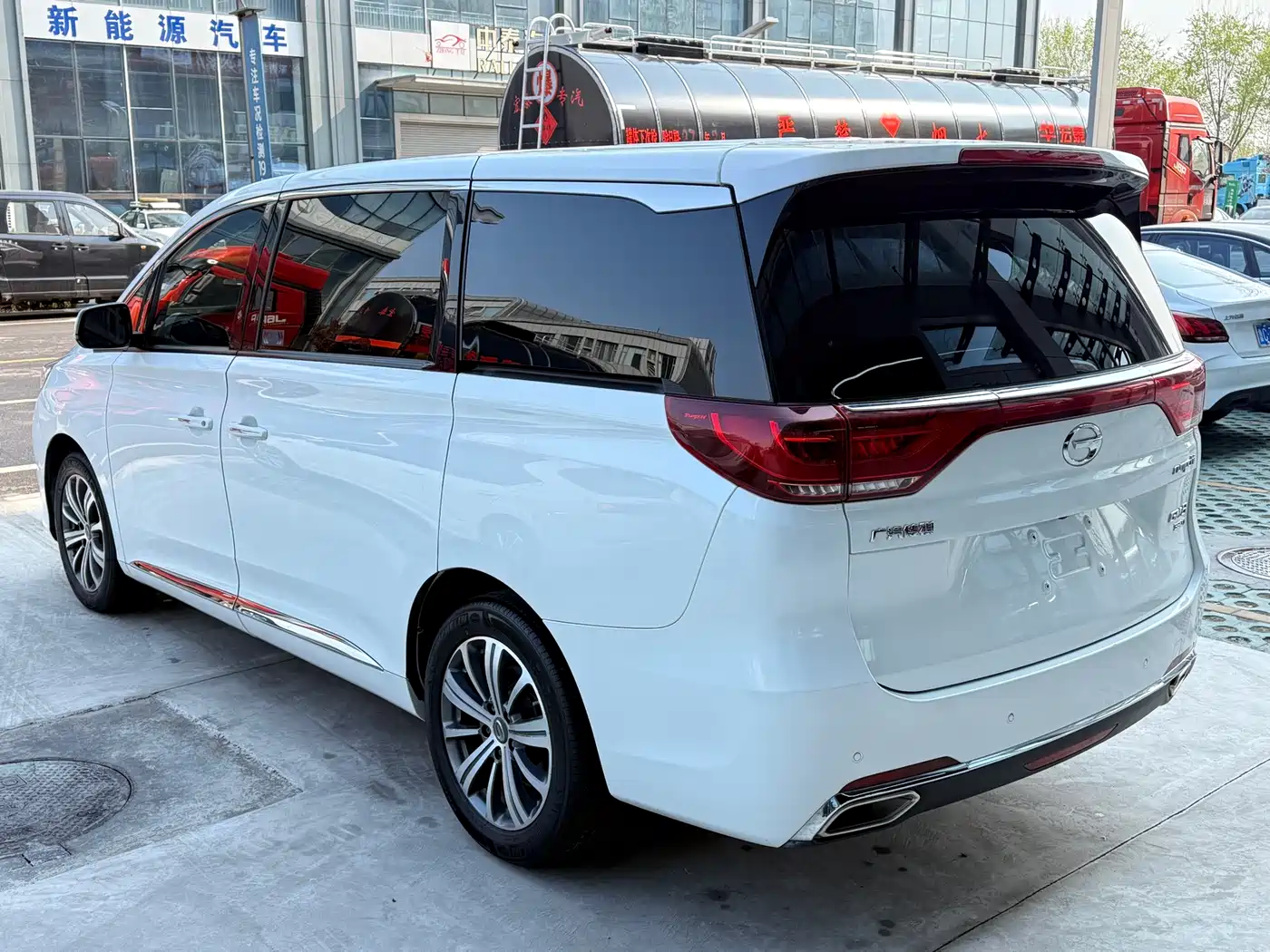 GAC Trumpchi Trumpchi M8 2020 390T Prestige фото 3