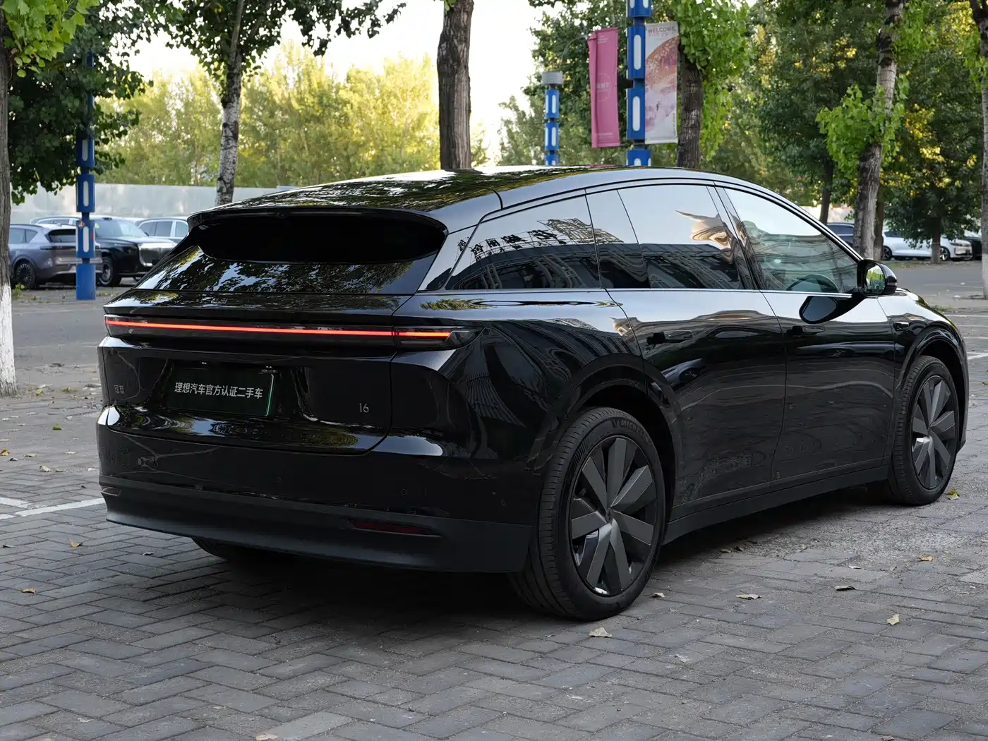 Li Auto i6 2025 2025 4WD Base Model