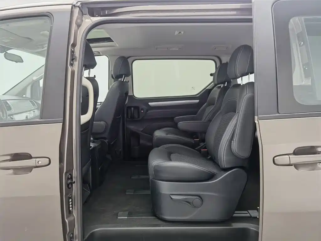 SAIC Maxus Maxus G10 2018 2018 PLUS 2.0T Automatic Elite Edition
