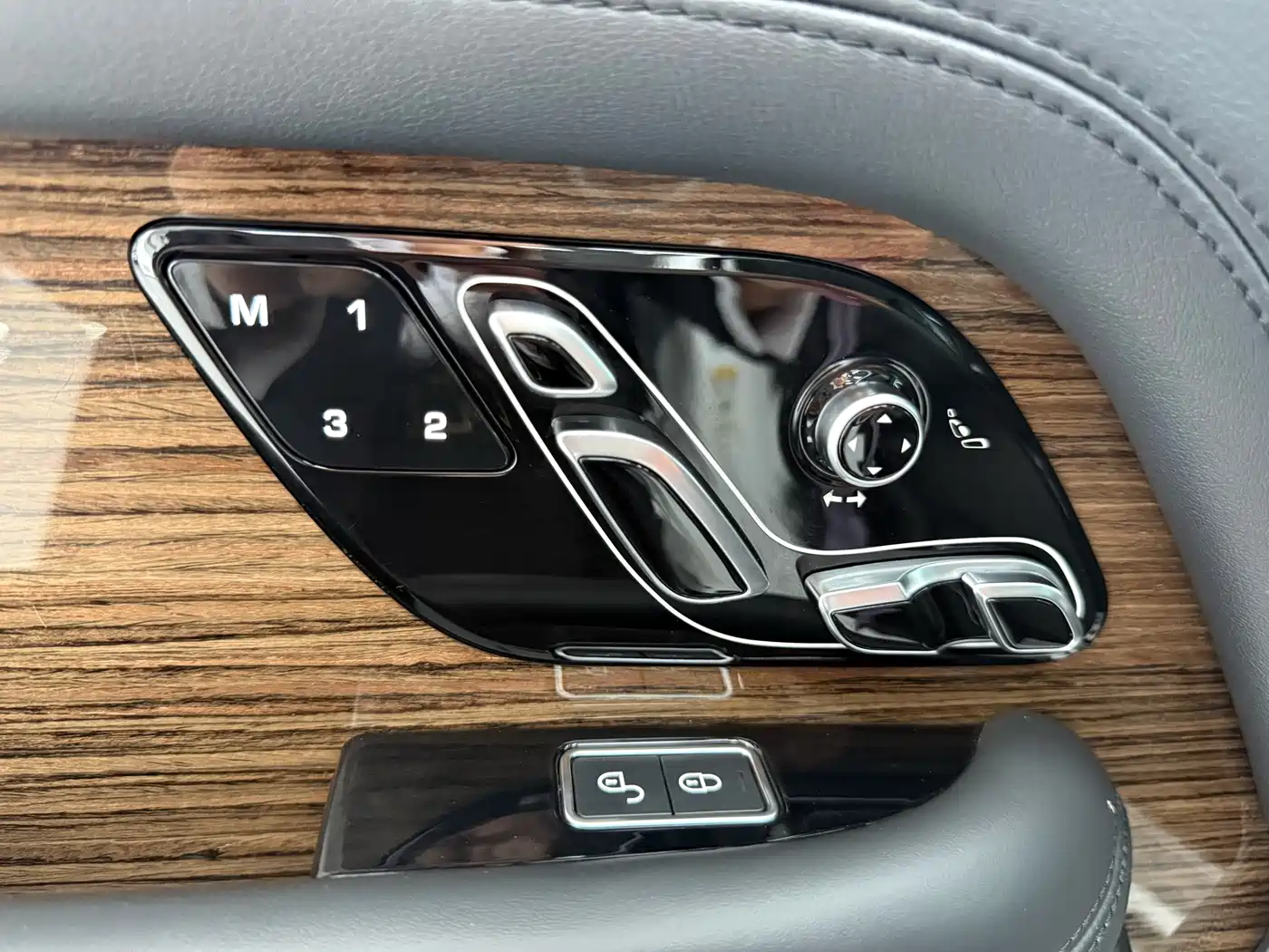 Land Rover Range Rover 2019 3.0 SCV6 Heritage Edition фото 6