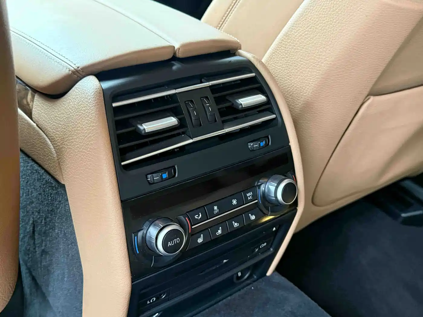 BMW 7 Series 2013 Model 740Li Luxury фото 14