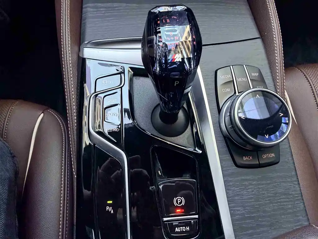 BMW 5 Series 2022 Model Second Facelift 530Li Leading M Sport Package фото 29