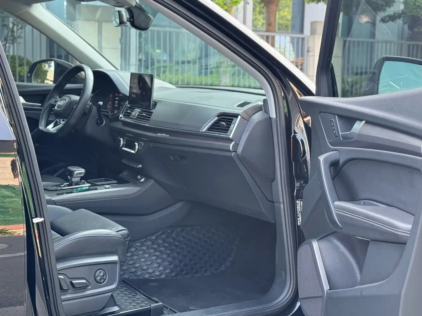 Audi Q5L 2023 40T Luxury Dynamic фото 11