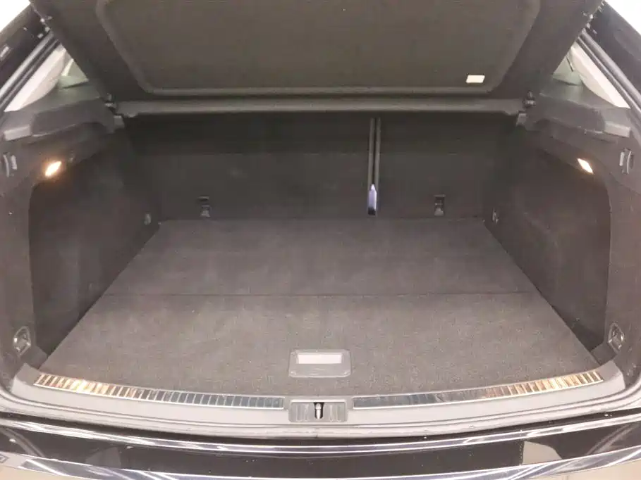 Volkswagen Teramont 2024 Touareg X 380TSI 4WD Dragon Auspicious Edition фото 24