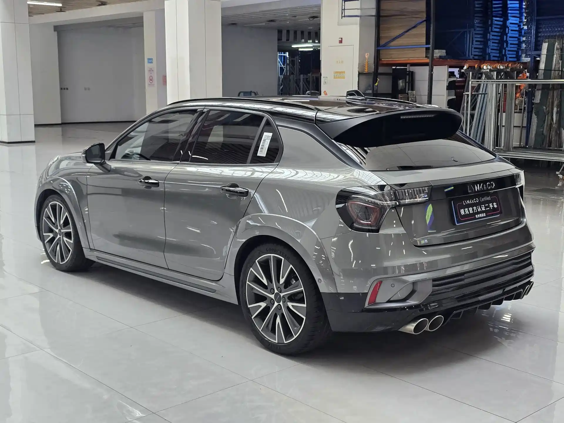 Фото 14 - Lynk & Co 02 Hatchback