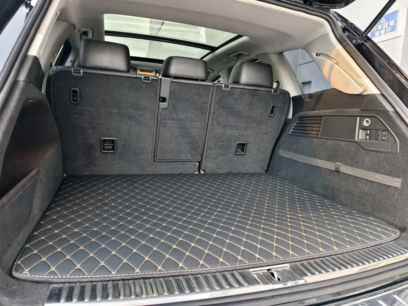 Volkswagen Touareg 2012 2011 3.0TSI Comfort