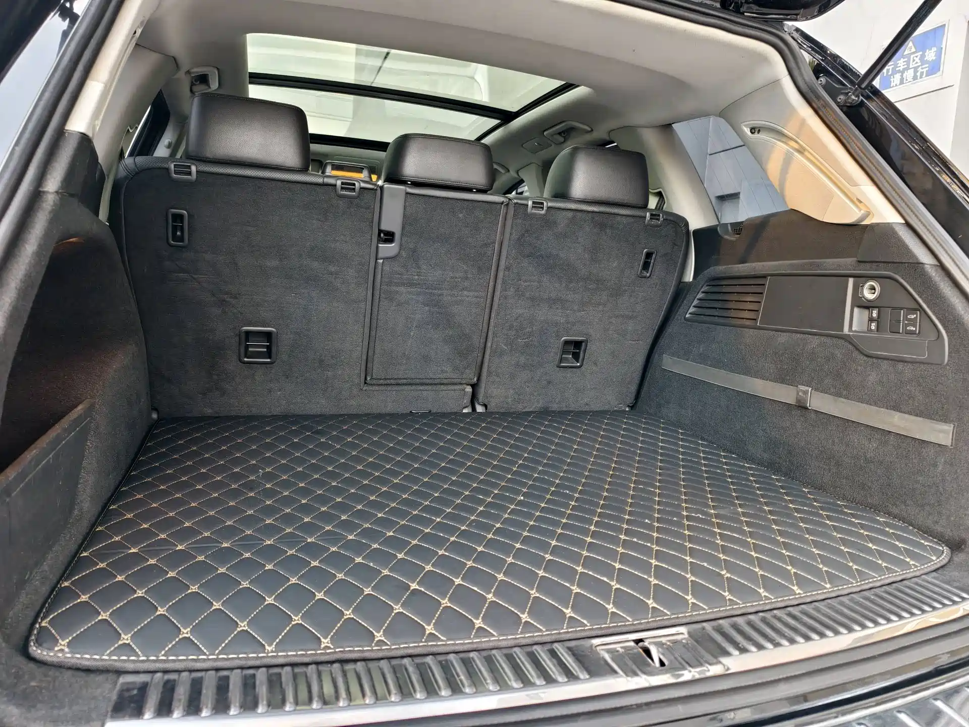 Фото 25 - Volkswagen Touareg